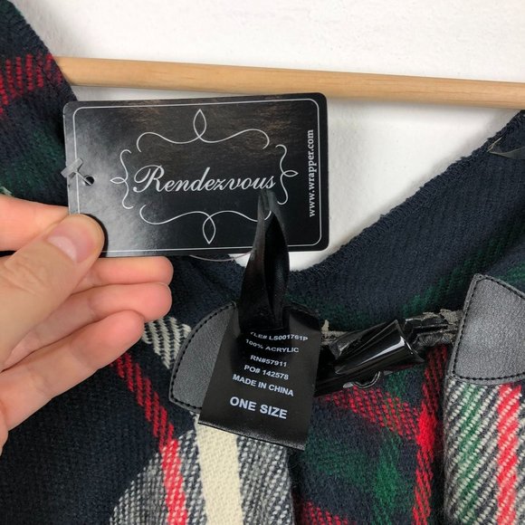 Rendezvous NWT Green Red Navy Plaid Shawl with Clasp OS - Picture 5 of 5